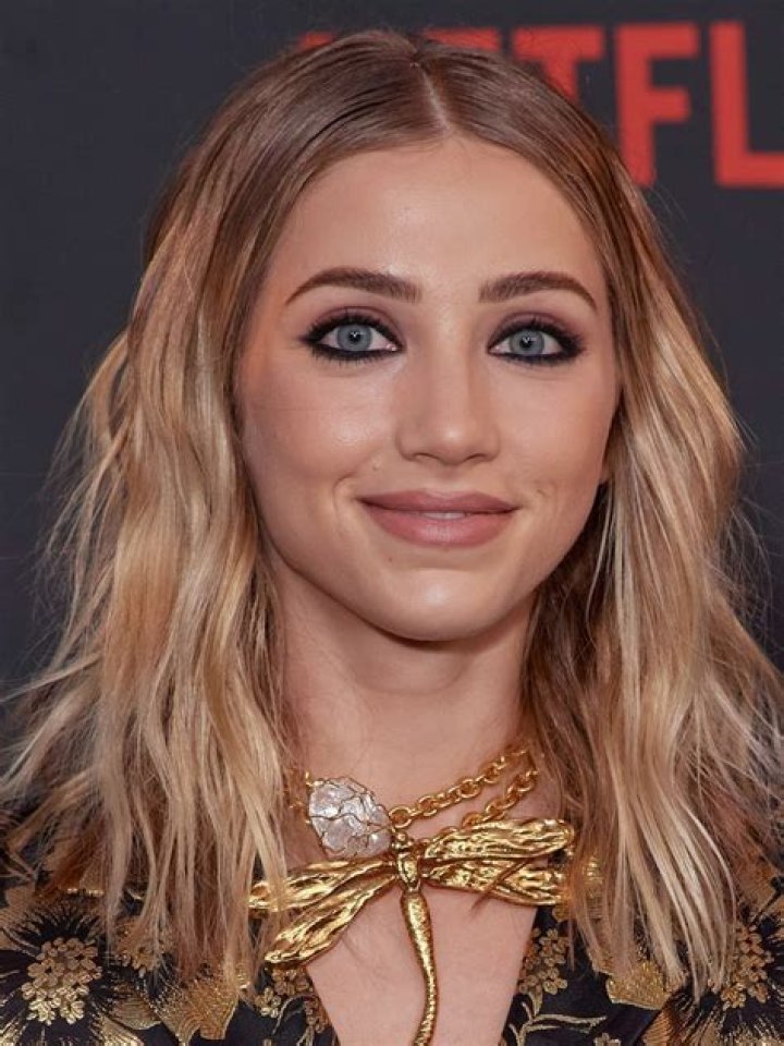 Emily Rudd -Wiki, Height, Age, Boyfriend